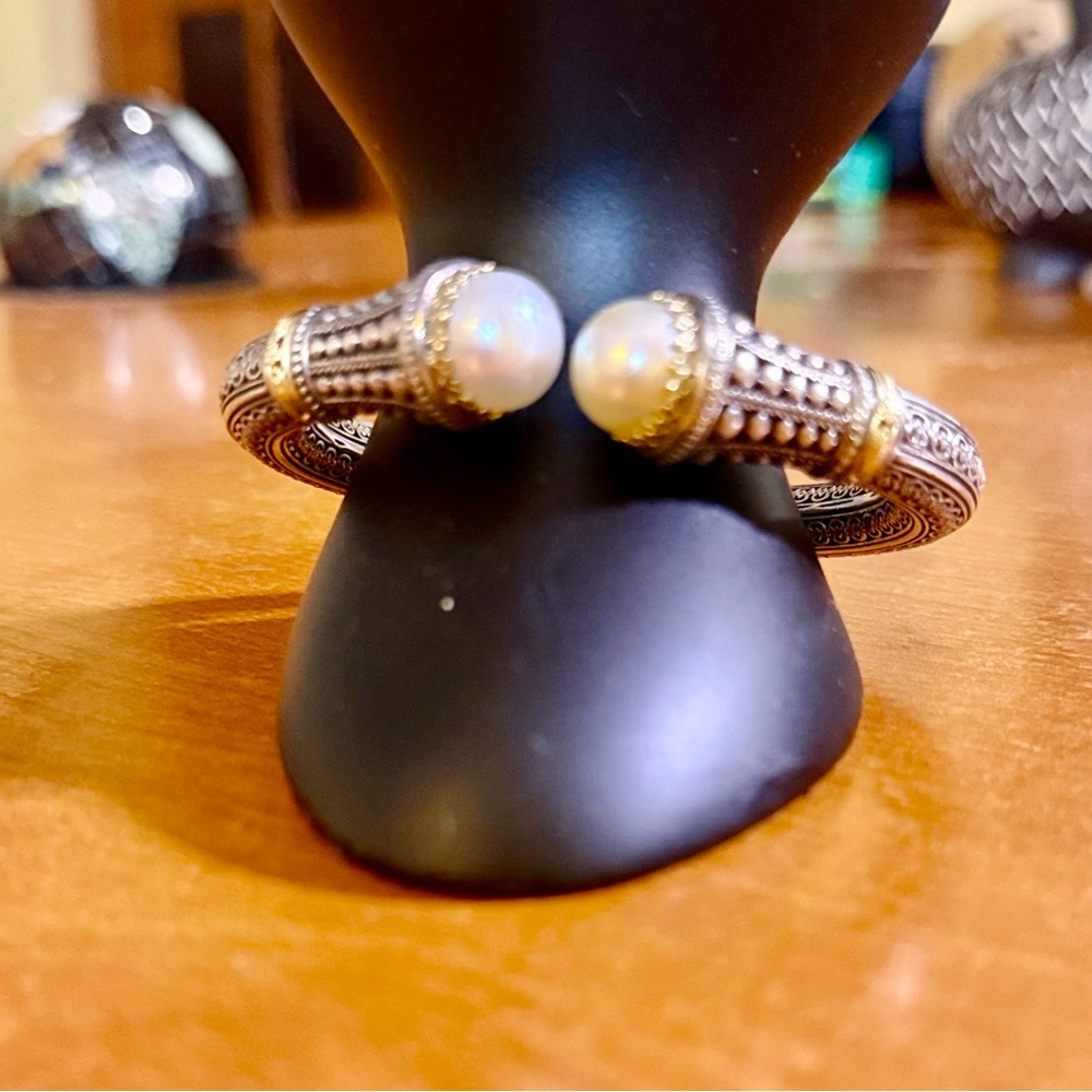 Temporary Sale!!!!!!
Elegant Silver and Gold Pearl Cuff Bracelet